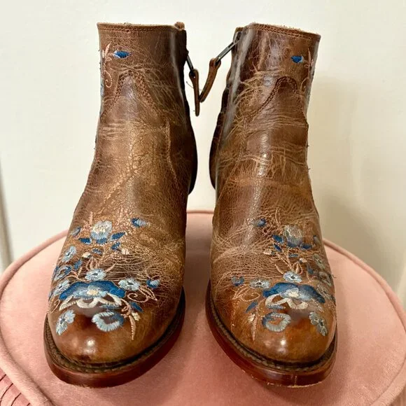 Size 7 Shyanne Women's Millie Floral Embroidered Booties - Picture 5 of 8